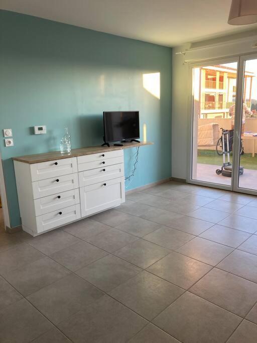 Appartement Rdc Avec Parking Prive La Fare-les-Oliviers Exterior photo